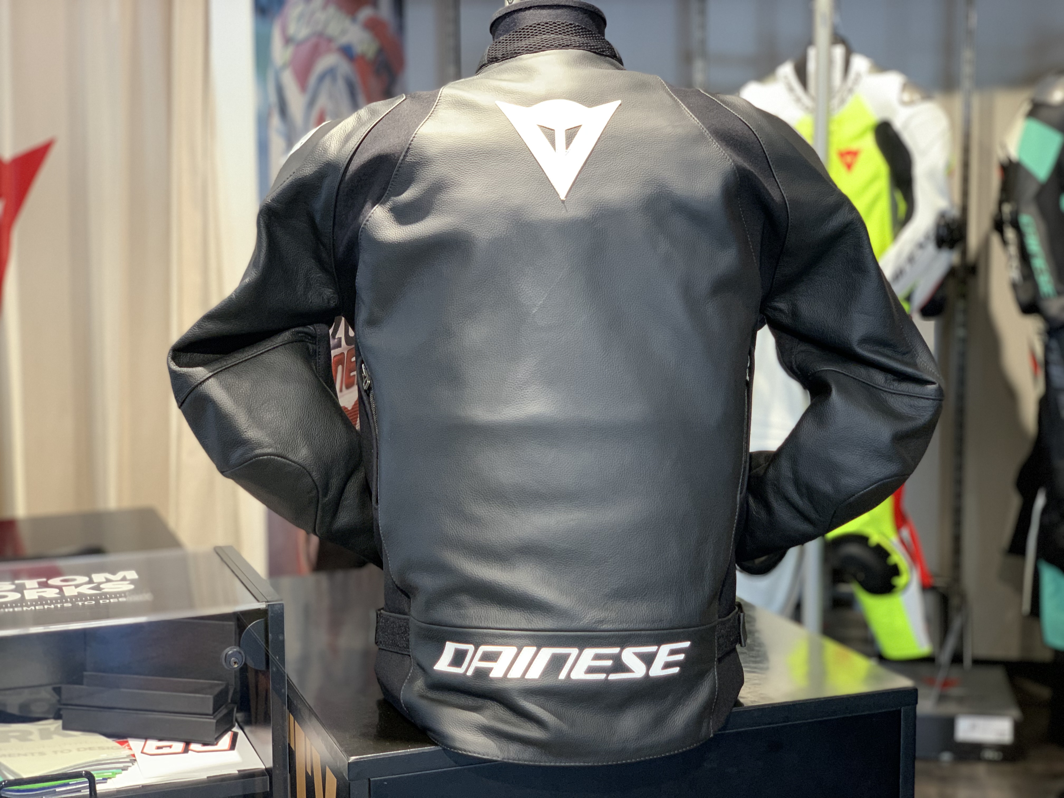 DAINESE ダイネーゼ サイズXL レザー ライダースジャケット レーシング-