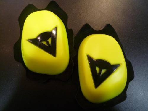 KNEE SLIDER B60D11 1875944 309 - GIALLO-FLUO/NERO 4,810yen