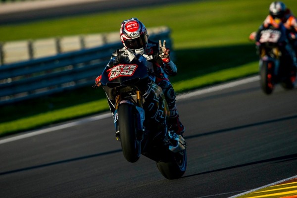 1399834_10151813794503727_645001667_o