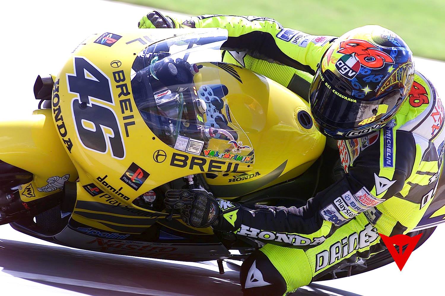 AGVからロッシの特別なモデルが登場