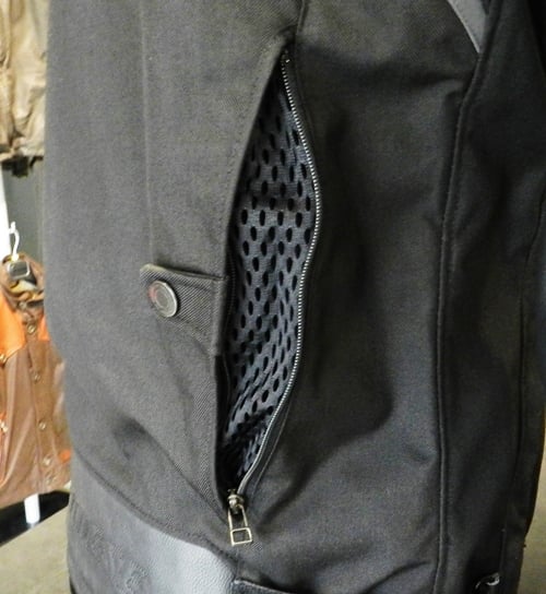 夏のシーズンOKの上級グレードジャケット&パンツご紹介！