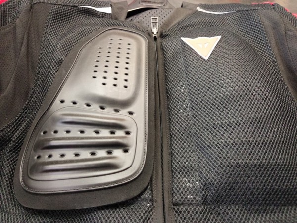 プロテクターメッシュジャケットのご紹介。