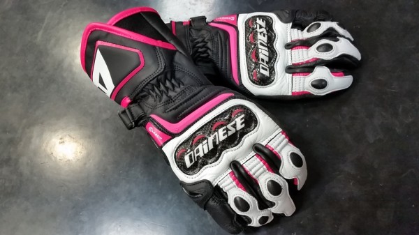 ダイネーゼ　レディースロンググローブ　カーボンＤ１ レディースモデルでもカッコぃぃCARBON GLOVES!!!