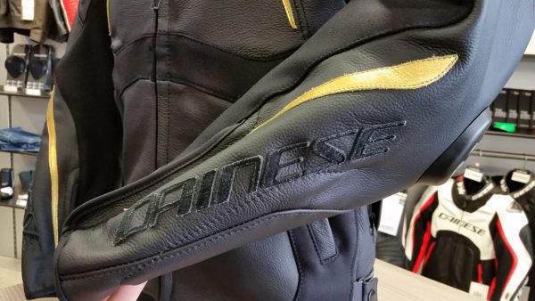 【美品】廃盤品‼︎ DAINESE SPECTRUM ゴーグル ブラック ブラック×ゴールドカラーのスペシャルジャケット!!!