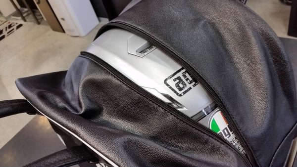 使い勝手バツグンのヘルメットバッグ『AGV LEGENDS HELMET BAG』