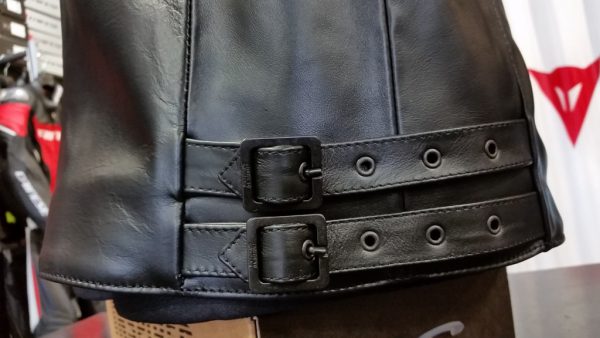 カッコ良さを隠し切れないセミダブルモデルのレザージャケット!!!