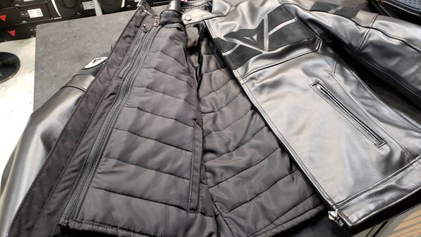 新作レザージャケット『8-TRACK』入荷！