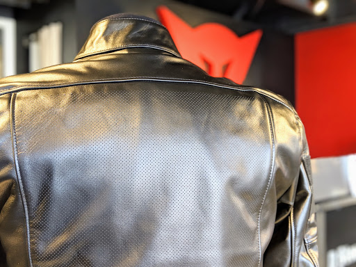 8-TRACK PERF.LEATHER JACKETのご紹介☆