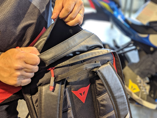 Dainese(ダイネーゼ) D-THROTTLE BACK PACK Dainese Explorer D-Throttle Backpack | 41% ($90.00) Off