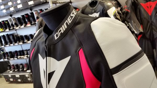 ダイネーゼマークLOVEの方に一押しの『NEXUS LADY LEATHER JACKET』