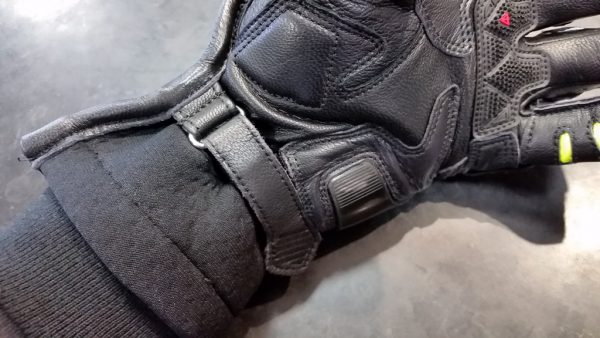 Y*i様 期間限定値下げ！DAINESE STEEL-PRO IN GLOVE