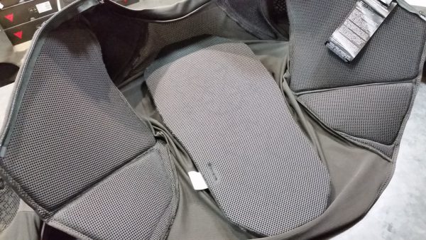MTBコレクションからプロテクタージャケットをご案内!!
