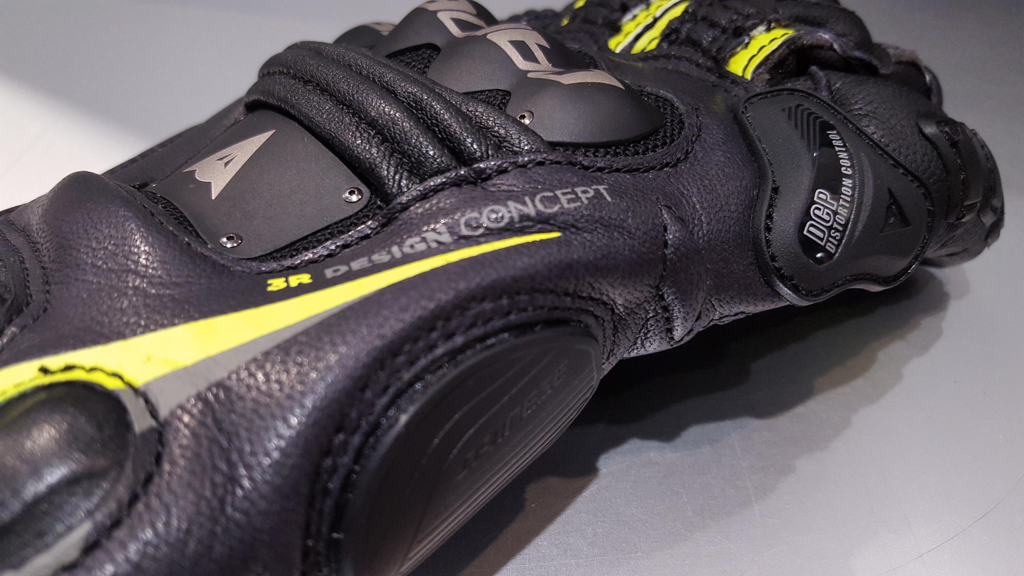 快適に より安全に【STEEL-PRO IN GLOVES】