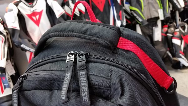 使い勝手抜群!! とっても軽いバックパック『D-QUAD BACKPACK』入荷です♪