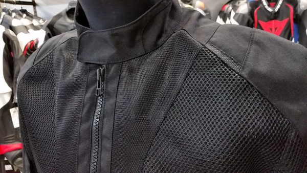 高い強度と耐久性を備えたメッシュジャケット“AIR TOURER TEX JACKET ...