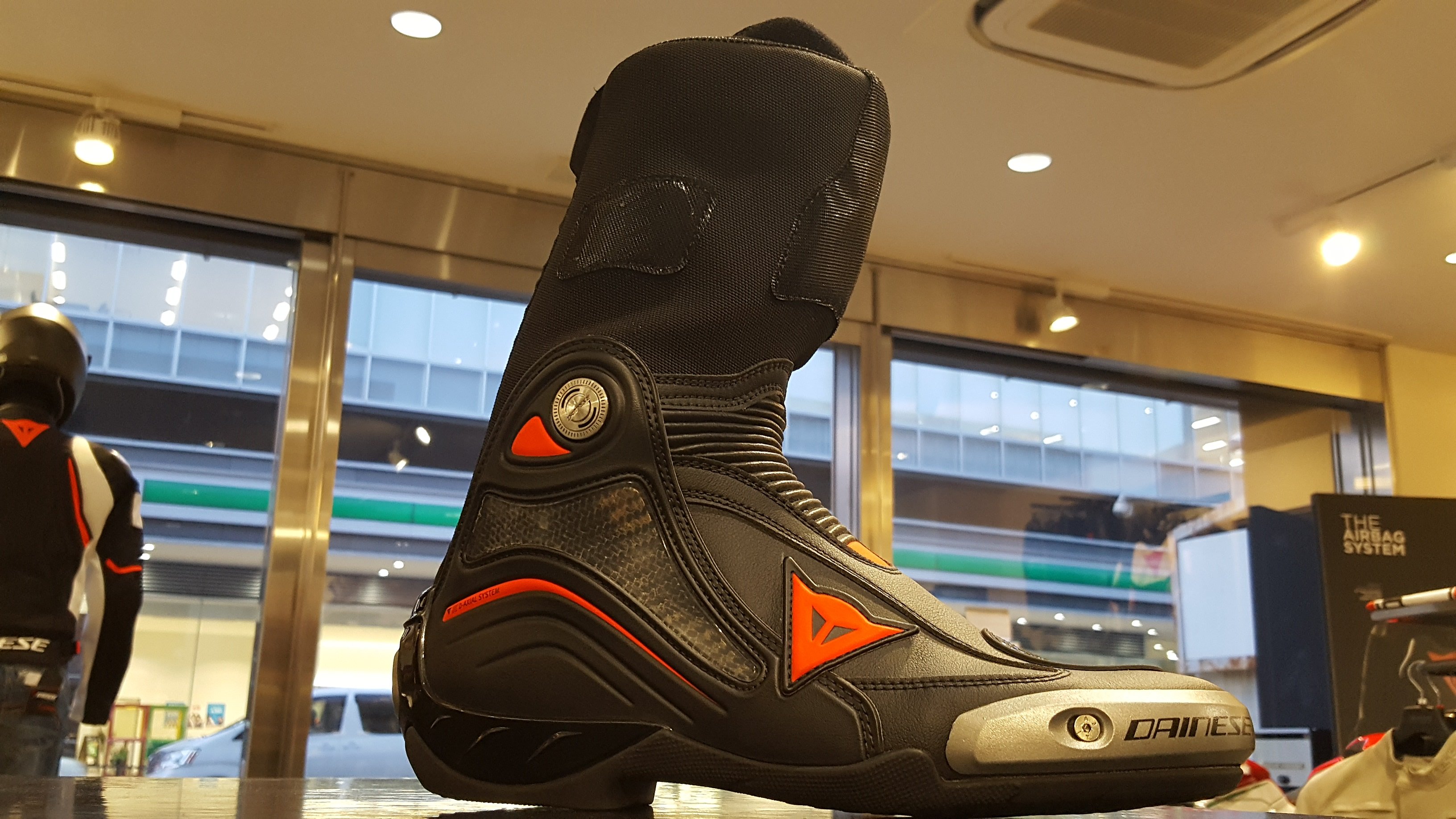 DAINESE ダイネーゼ AXIAL D1 AIR BOOTS 44サイズ - バイクウエア/装備