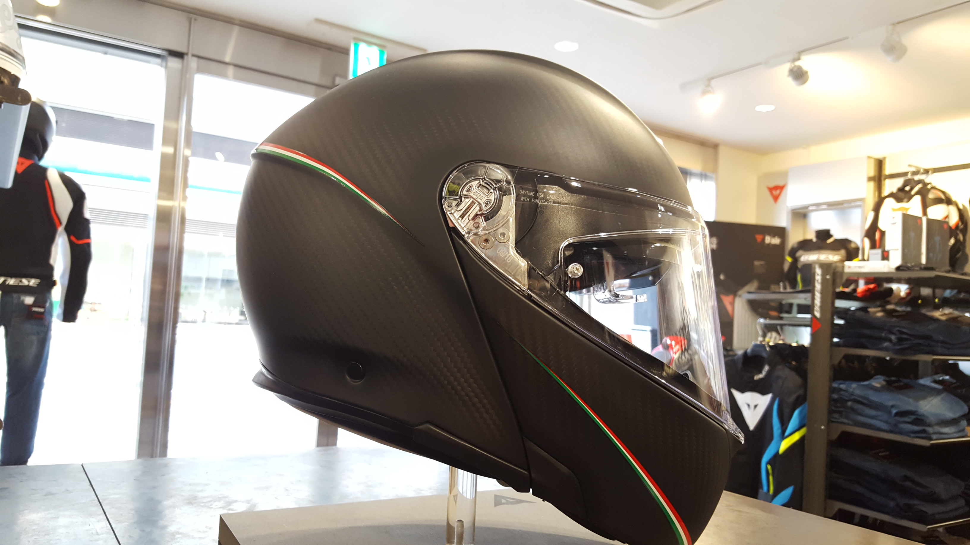 革新的なシステムヘルメット【SPORTMODULAR】
