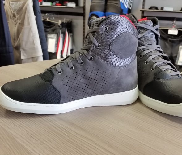 新作のシューズ『YORK AIR SHOES』が入荷しました。