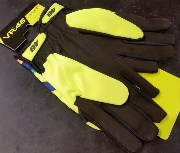 VR46コレクションの薄手グローブが入荷しました。