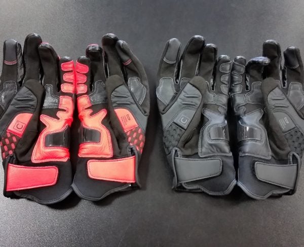 CARBON SHORTが進化を遂げ、登場です『CARBON 3 SHORT GLOVES』