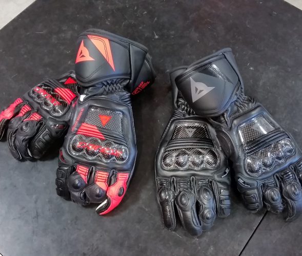 新型『DRUID 3 GLOVES』が入荷しております。