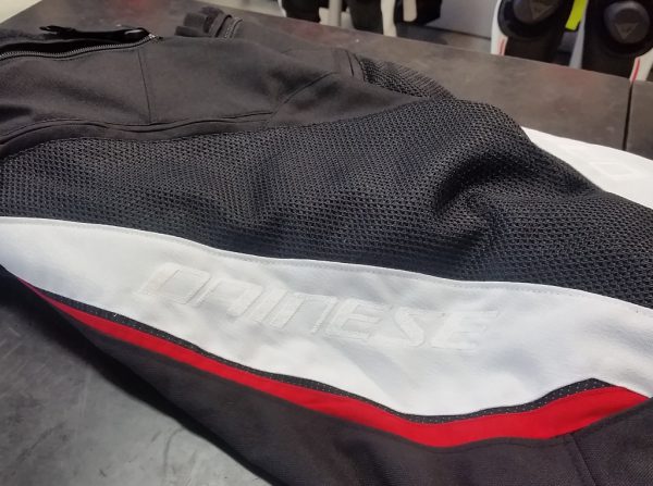 メッシュパンツ『DRAKE AIR D-DRY® PANTS』をご案内しております。