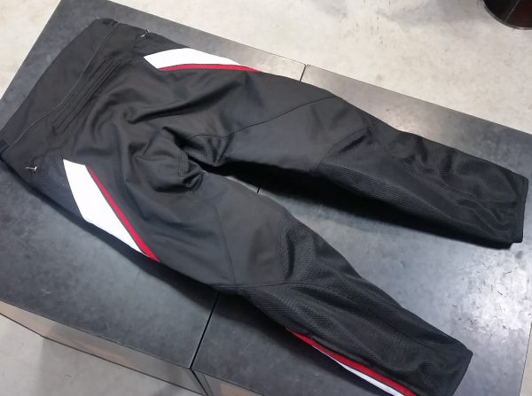 メッシュパンツ『DRAKE AIR D-DRY® PANTS』をご案内しております。