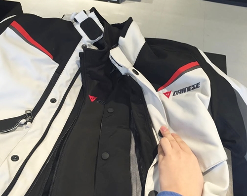 4c1e5664-728b-4a46-bc08-34442429cdc1