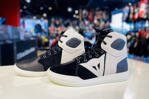 ダイネーゼバイクブーツ／ATIPICA AIR SHOES/24.5ー25cm DAINESE PRO SHOP 名古屋 -ダイネーゼ- - BLOG AND CAMPAIGN