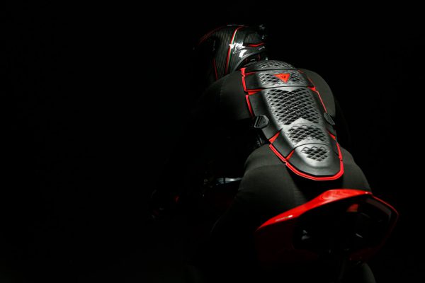新作プロテクター『PRO-SPEED BACK』をご紹介。