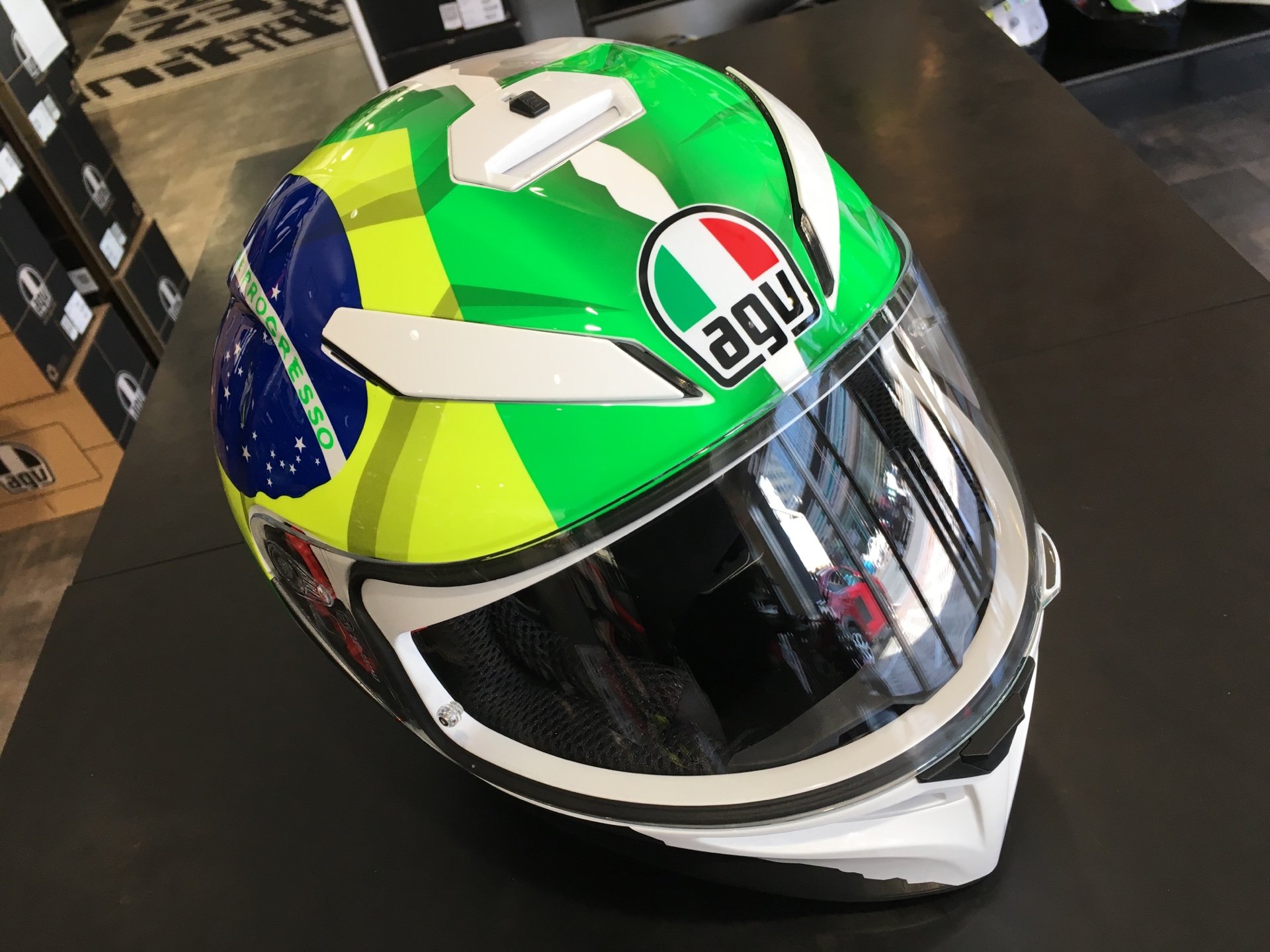 今年大注目ライダーのレプリカヘルメット