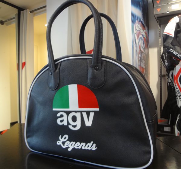プライベートにもプレゼントにも。AGVヘルメットバッグのご紹介。
