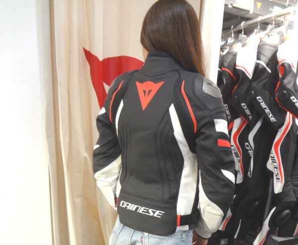 イタリアからレディスモデルの入荷！