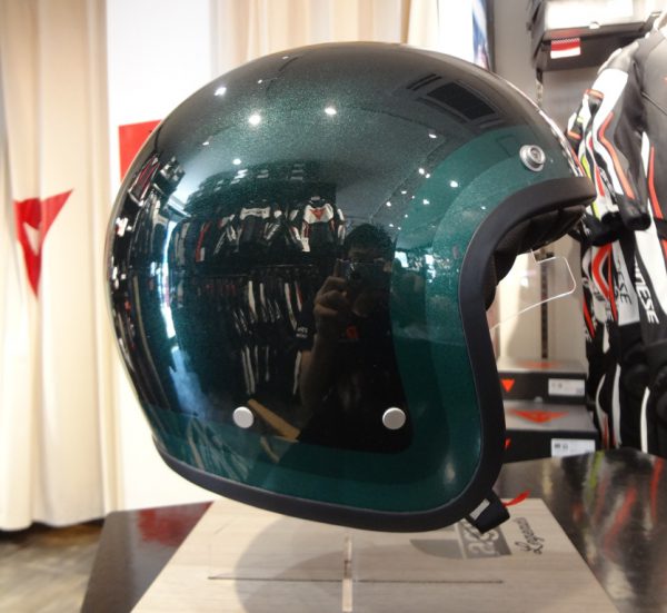 AGVのヒストリカルモデル X70のグラフィック紹介