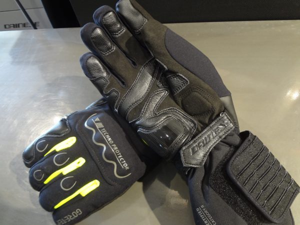 シチュエーション別お勧めウィンターグローブご紹介①