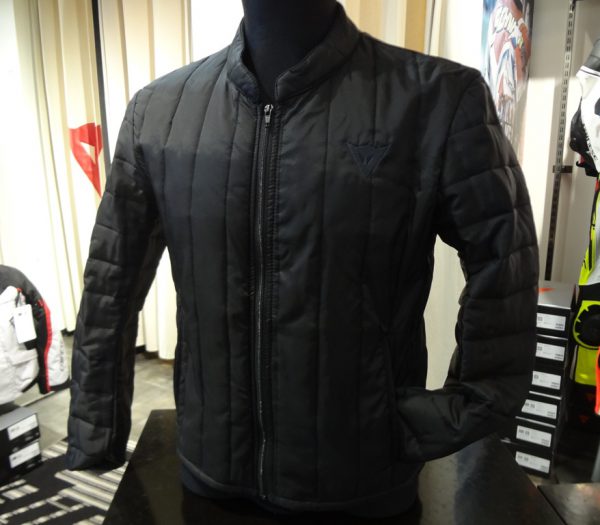 秋冬シーズン対応のレザージャケット -AVRO 4-