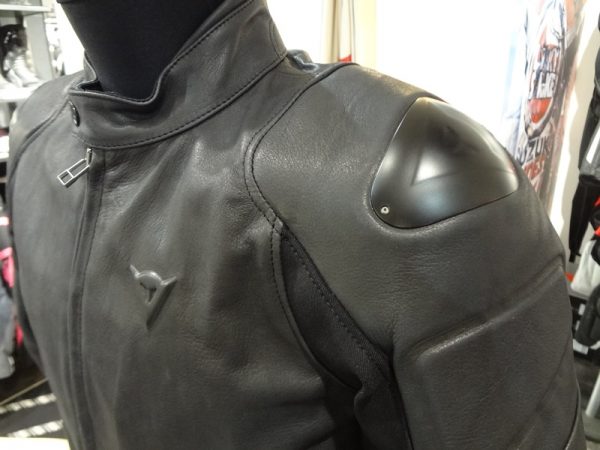 スポーツ×ヴィンテージ レザージャケット登場