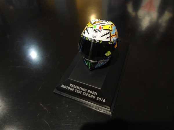 ミニチュアヘルメット新入荷