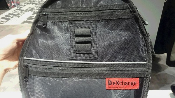 ダイネーゼ DAINESE D-EXCHANGE BACKPACK S Dainese D-Exchange Backpacks Review at RevZilla.com - YouTube