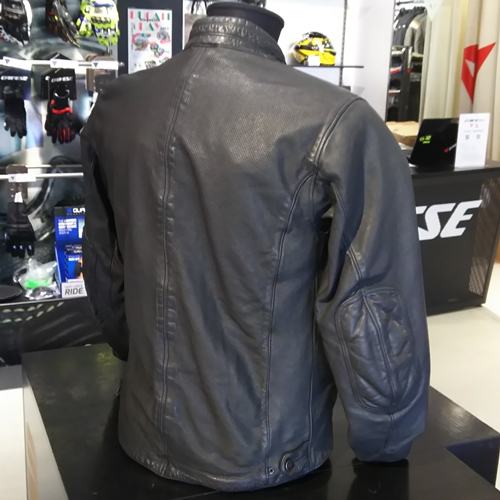 スタッフお勧めジャケットのご紹介！