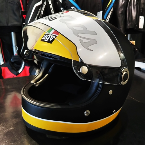 ヒストリカルなフルフェイスヘルメット♪