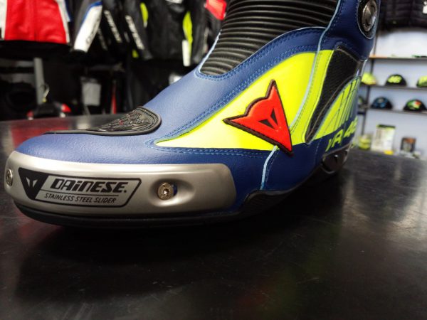 Axial pro in outlet dainese