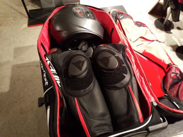 美品 ダイネーゼ D-RIG WHEELED BAG キャリーバッグ 123L