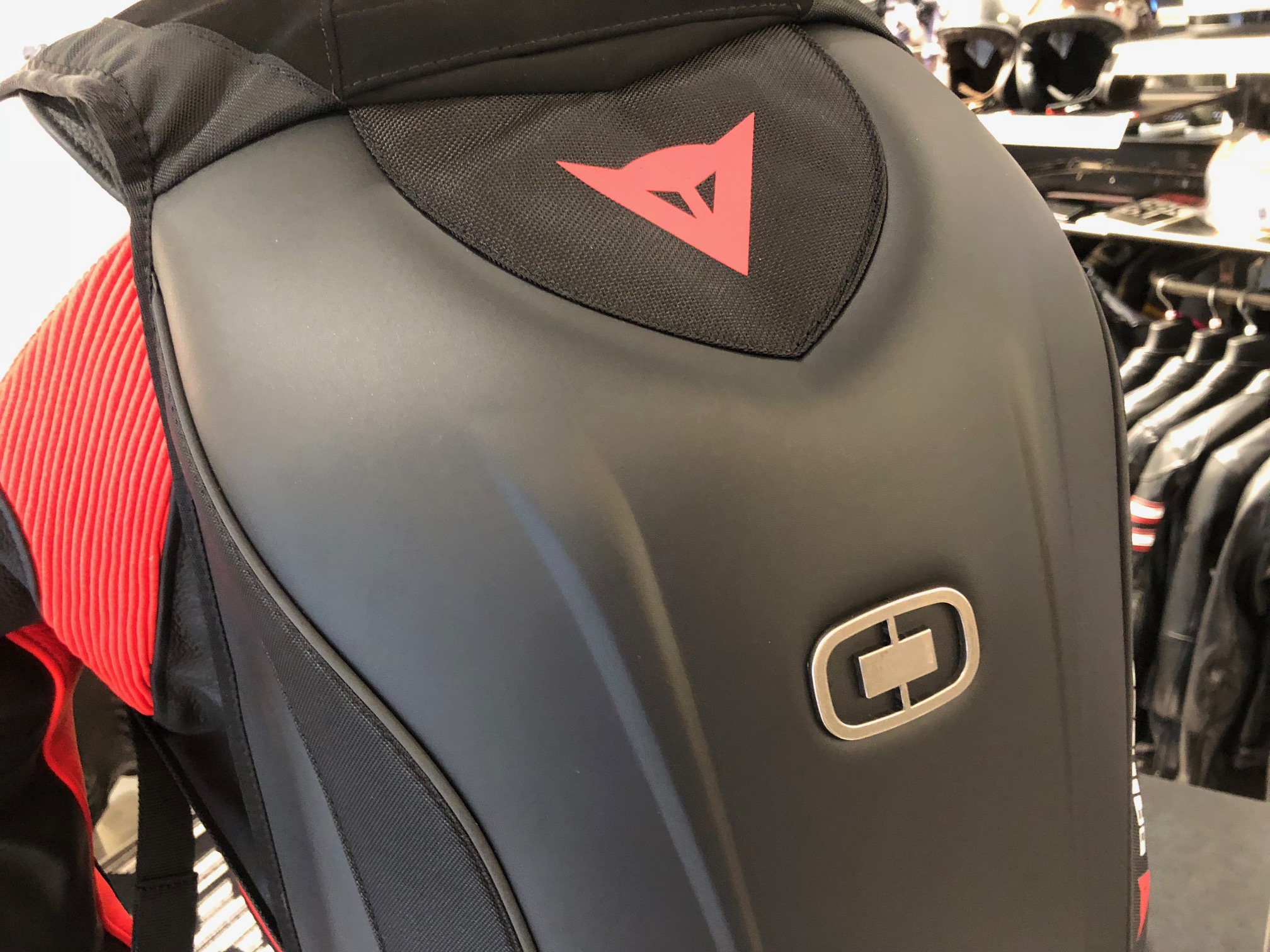 バックパック入荷致しております