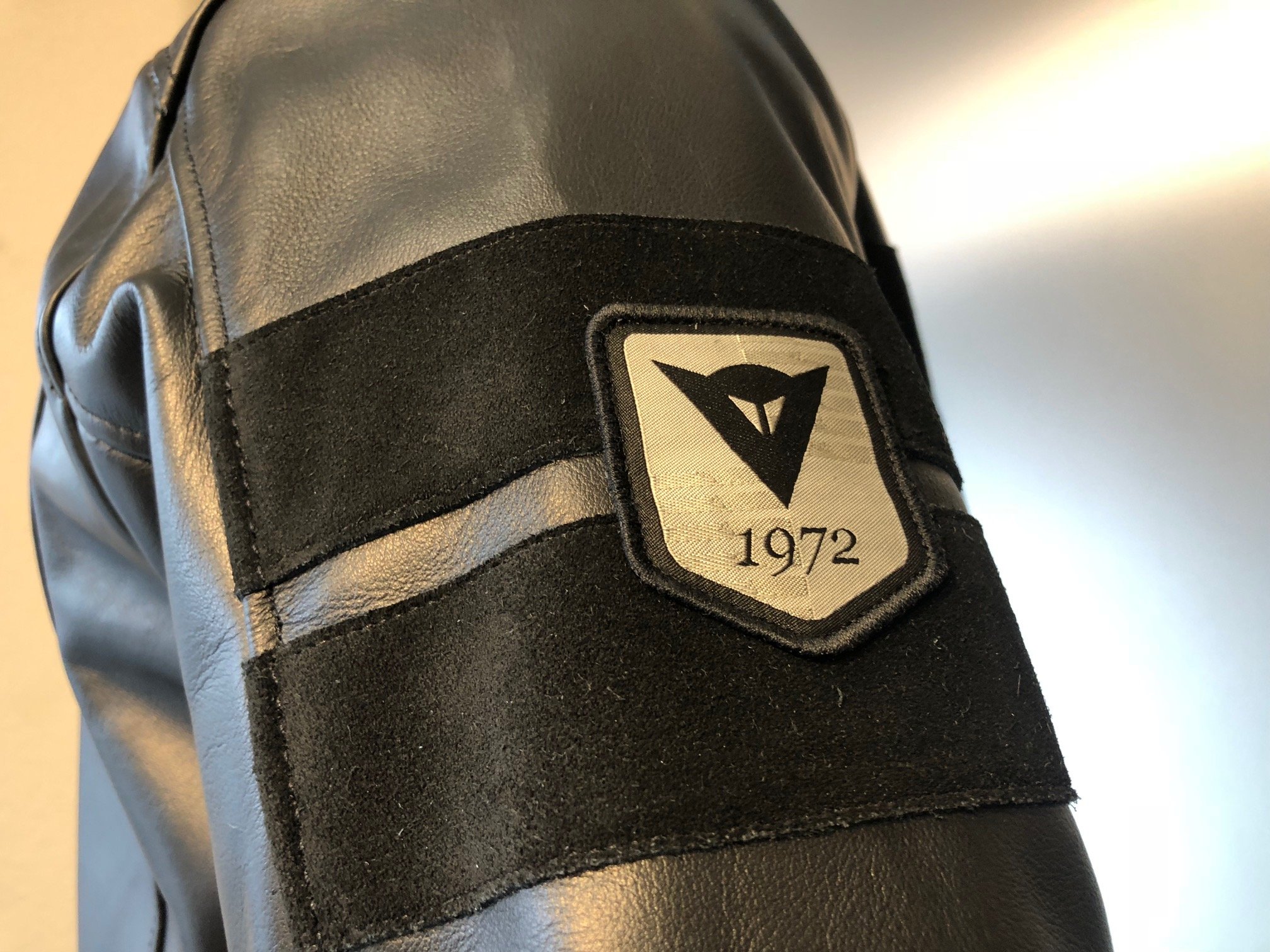 おしゃれと機能面もあわせもつ新作ジャケットが入荷いたしました