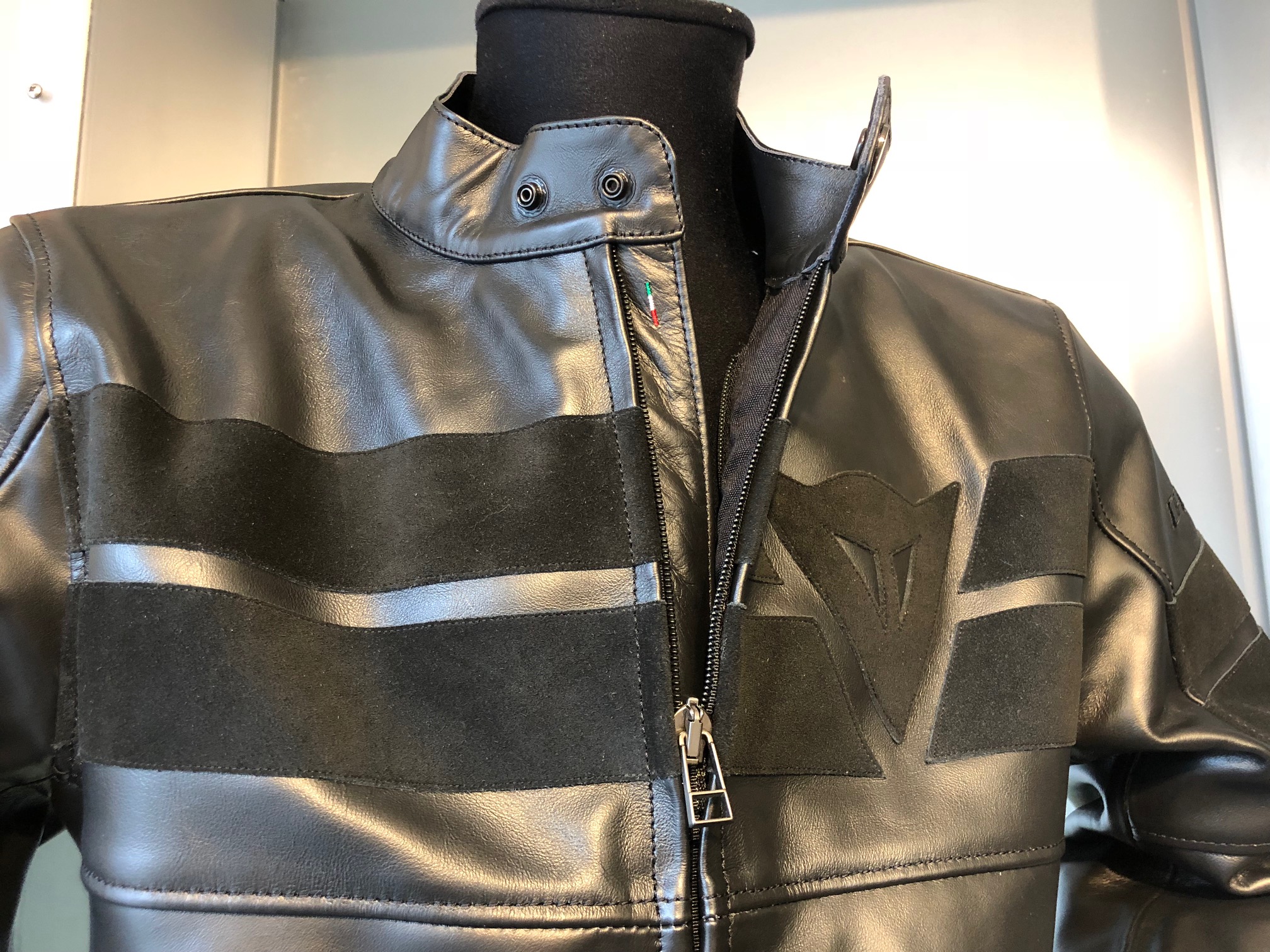 おしゃれと機能面もあわせもつ新作ジャケットが入荷いたしました