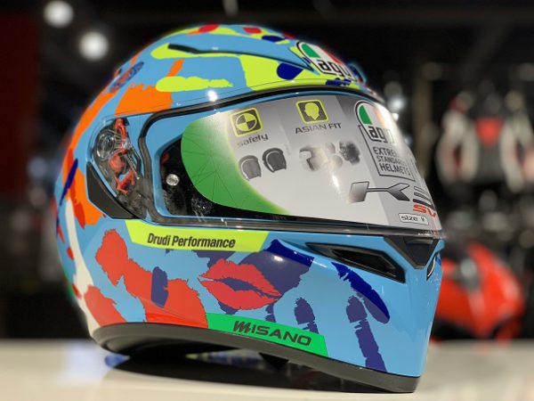 AGVヘルメット新入荷いたしました。