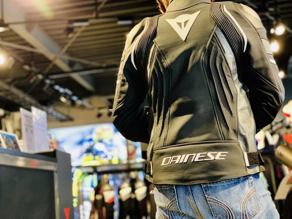 未使用 Dainese ジャケット AVRO 4 LADY LEATHER JACKET 26A サイズ