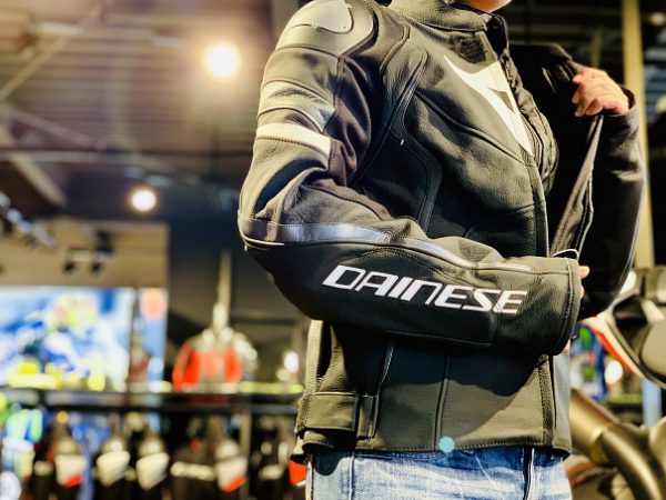 Recommended leather jackets for petite women - Dainese Avro 4 Lady