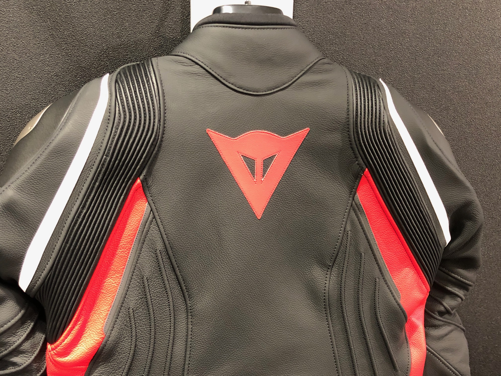 便利なインナー付きレザージャケット 便利なインナー付きレザージャケット
